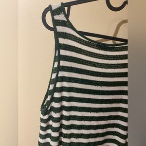 Long loose fit sleeve less top